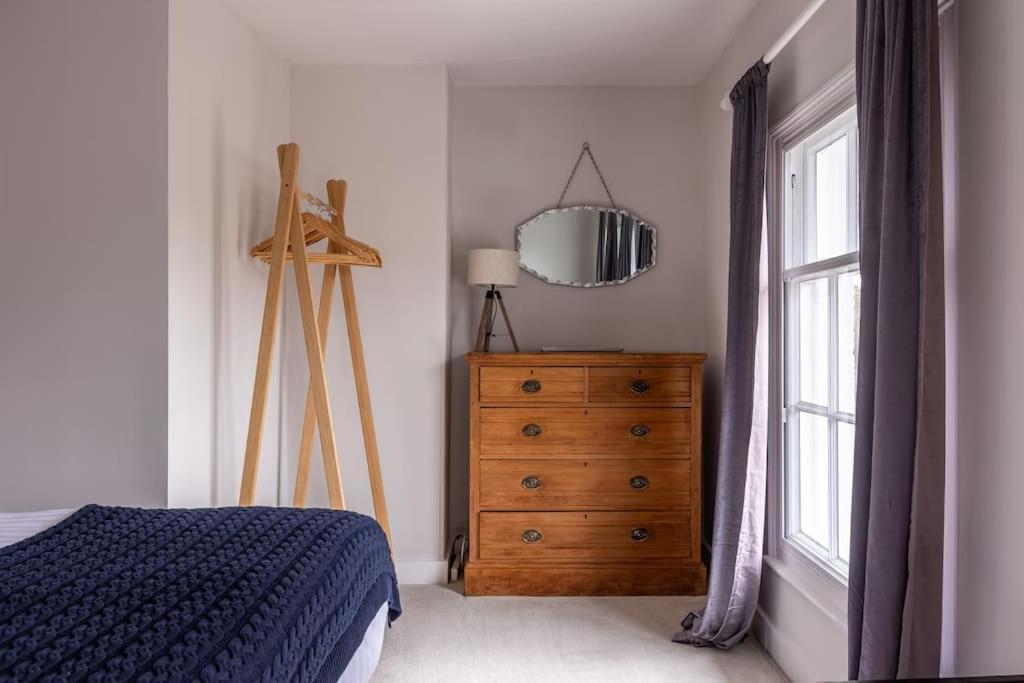 Beautiful & Spacious Retreat In Winchester Extérieur photo