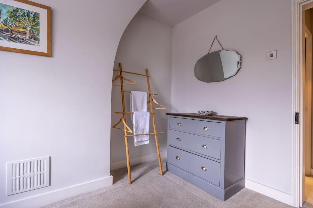 Beautiful & Spacious Retreat In Winchester Extérieur photo