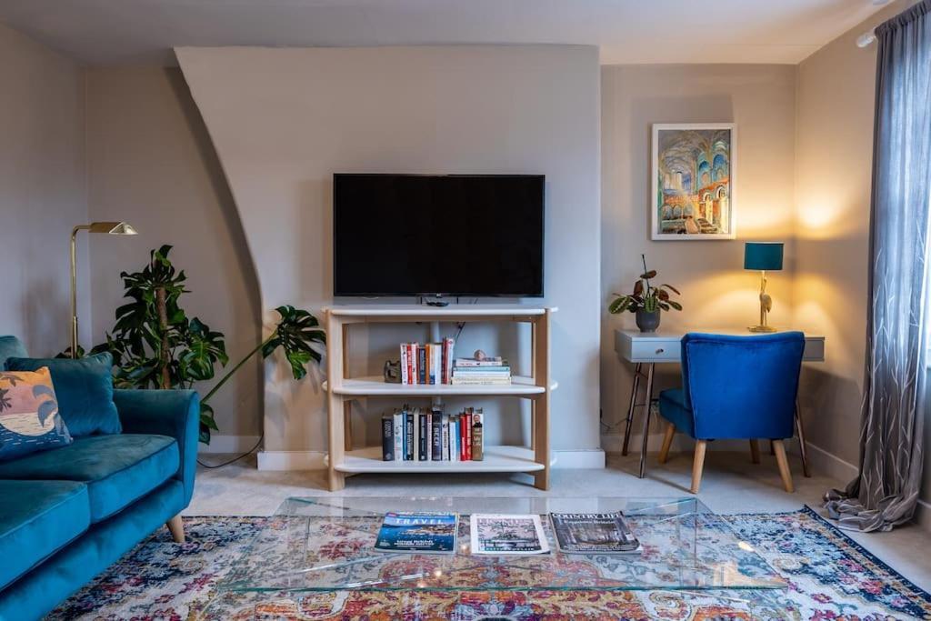Beautiful & Spacious Retreat In Winchester Extérieur photo